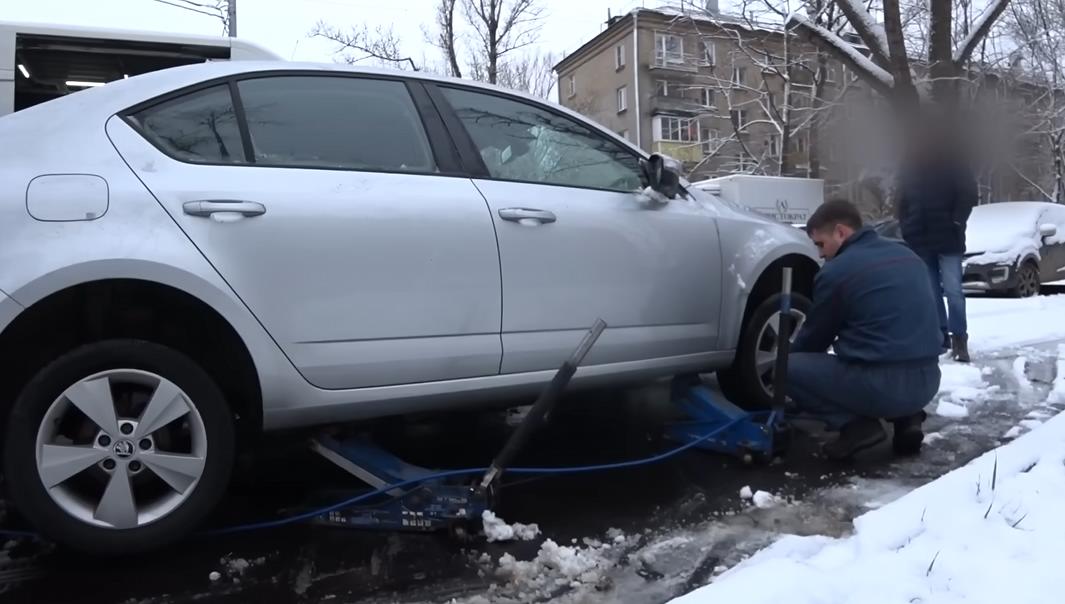 Выездной шиномонтаж — переобувка днём